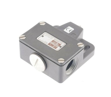 EUCHNER N 11 D  N11D 012247 ! NEW !