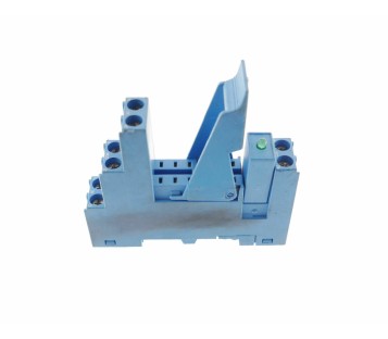 FINDER 95.95.1  95951 12A 300VAC + FINDER 99.80.9.024.99 6/24 VDC 9980902499