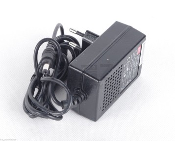 MW MEAN WELL GST18E15 GST18E15-P1J 100-240VAC to 15V 1,2A 18W POWER SUPP ! NEW !