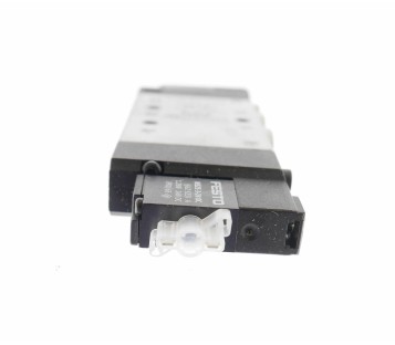 FESTO 196940 CPE14-M1BH-5JS-1/8 CPE14M1BH5JS18 ! NEW !