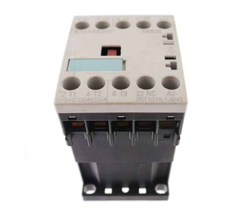SIEMENS 3RT1015-1JB42 3RT10151JB42 17-30VDC