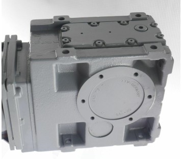 LENZE GKS04-3M GKS043M VAR 071C32 172Nm 19,5r/min  ! NEW ! 