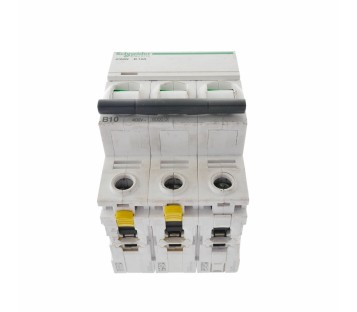 SCHNEIDER ELECTRIC IC60N B10A 3 POLE CIRCIUT BREAKER
