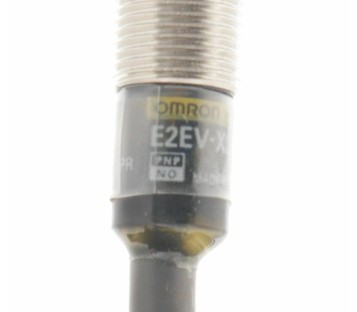 OMRON E2EV-X2B1 E2EVX2B1 ! NEW ! 