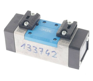 FESTO VL-5/3G-D-1-C VL53GD1C 151010 ! NEW ! 
