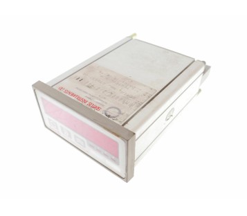 STATUS INSTRUMENTS DM4000U/0/0/000/110 DM4000