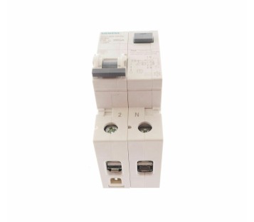 SIEMENS 5SU1 653-1KK10  5SU16531KK10 ! NEW !